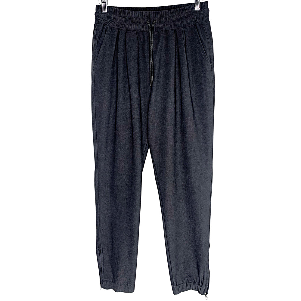Lorna Jane Luxury Ankle-Zip Jogger Pant in Black - Picture 8 of 11